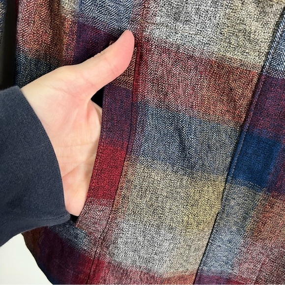 CAbi Style 3555 Collage Plaid Pearl Shacket Jacket - Picture 8 of 16